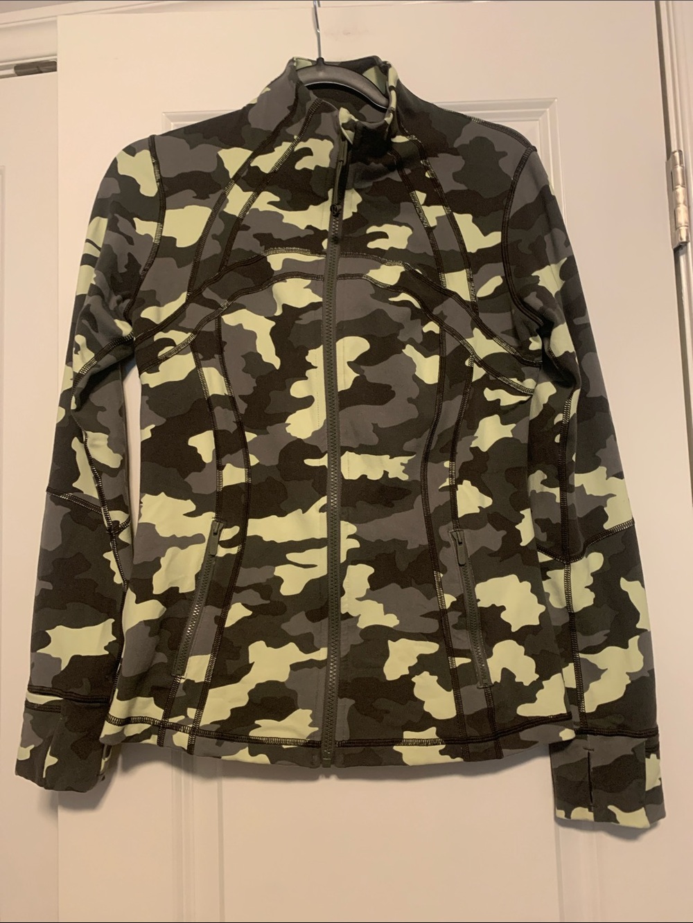 Lululemon Camo Define Jacket, Sz 8
Good Condition